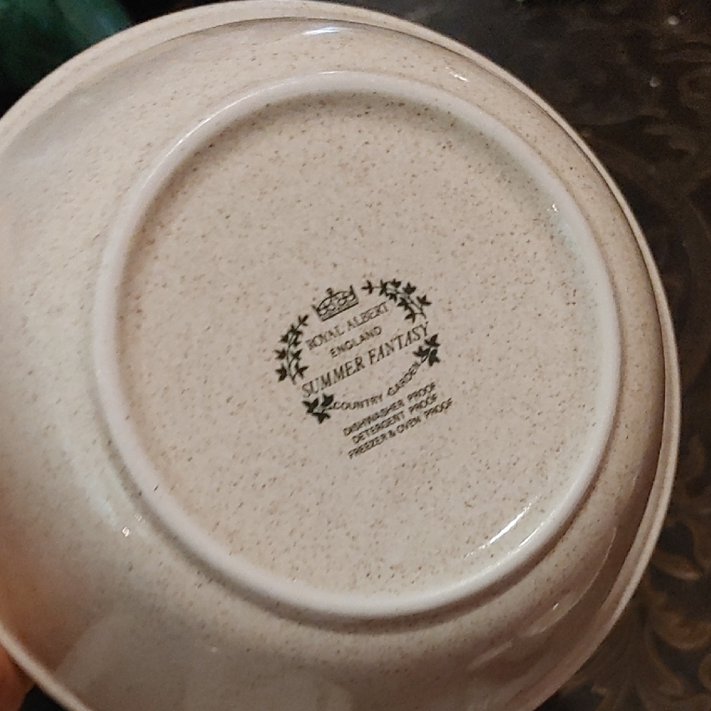Floral Pattern Dinnerware Set - Picture 15 of 15
